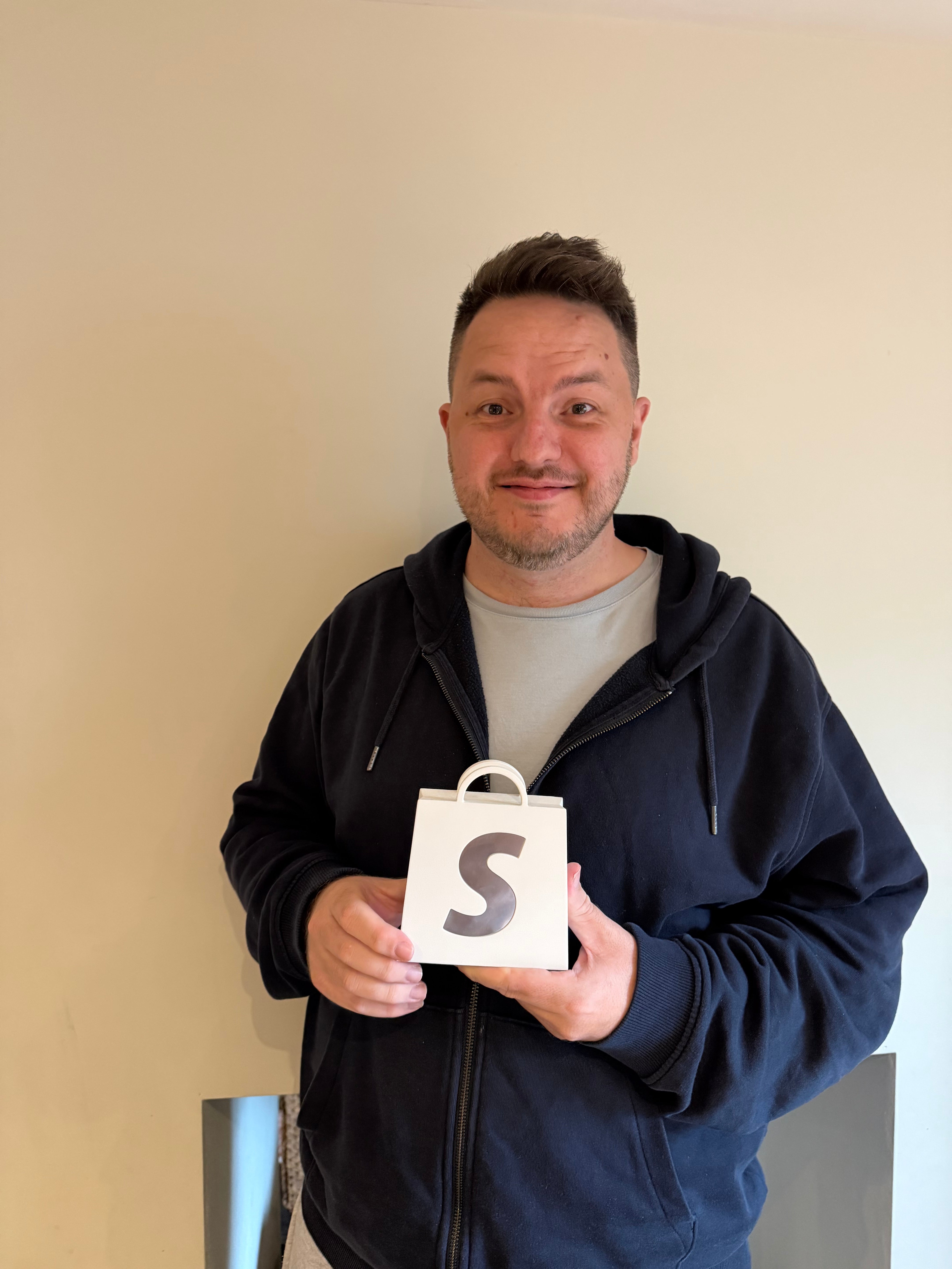 Dean Keating with Shopify Award