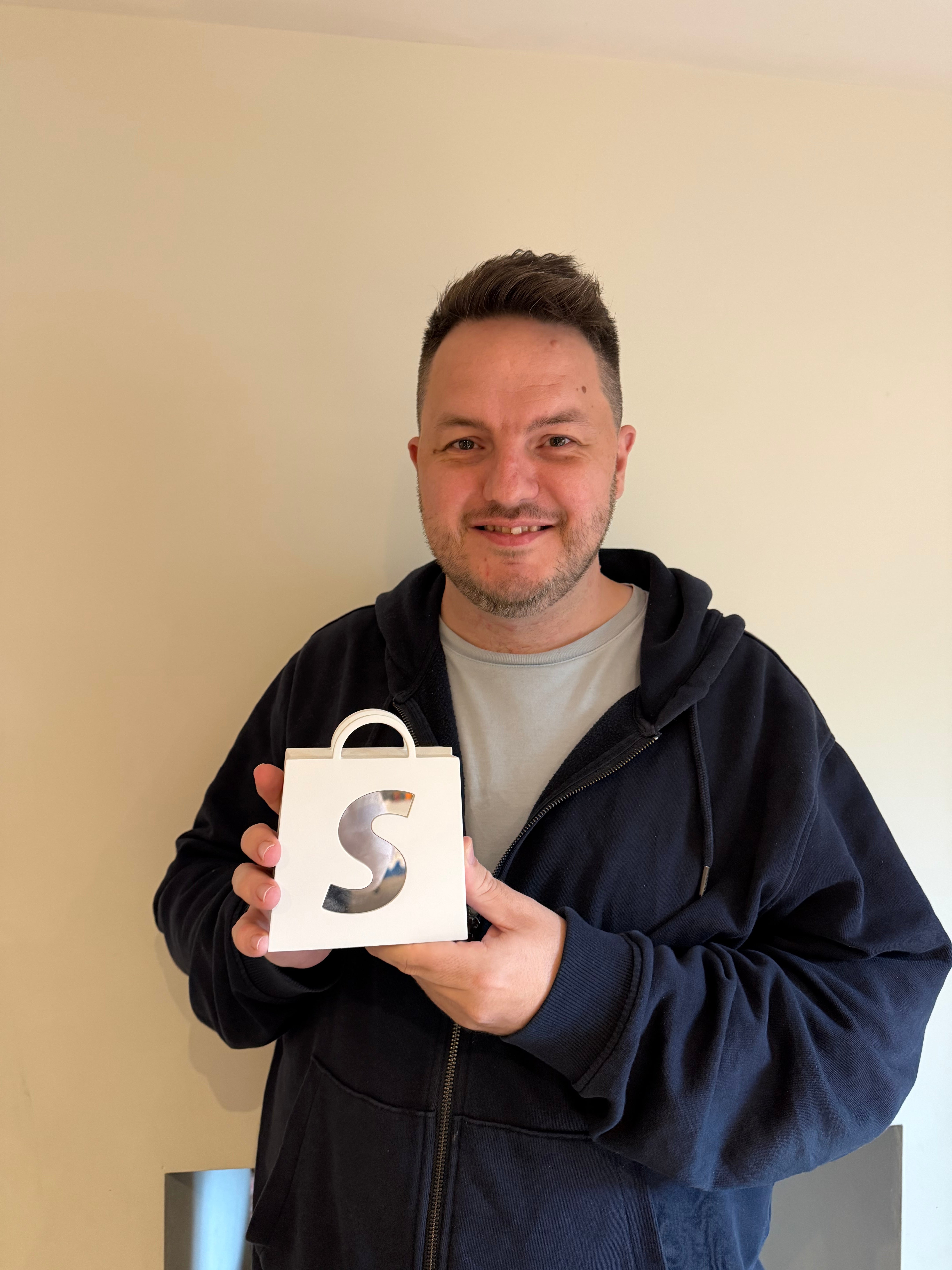 Dean Keating with Shopify Award