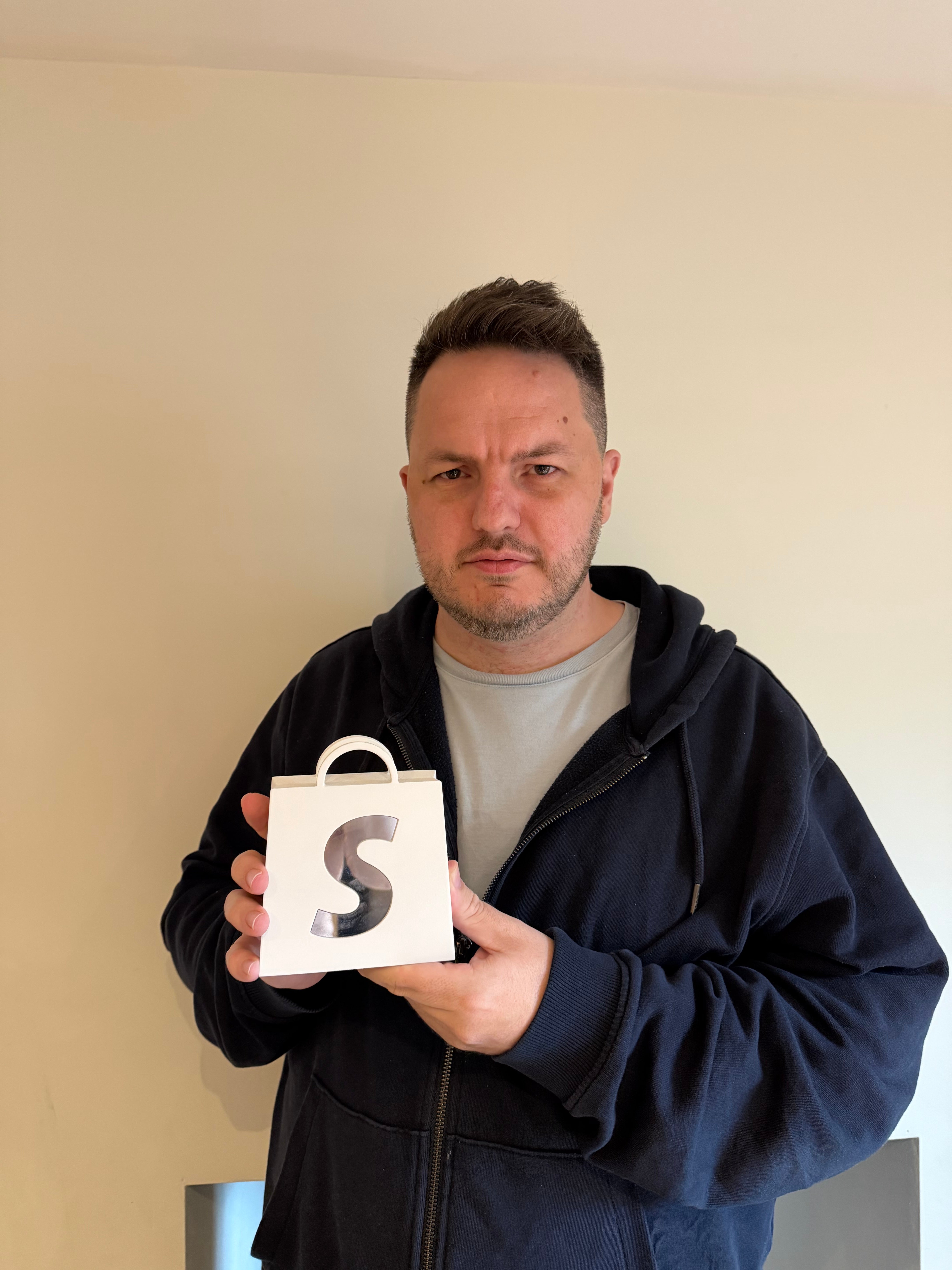 Dean Keating with Shopify Award