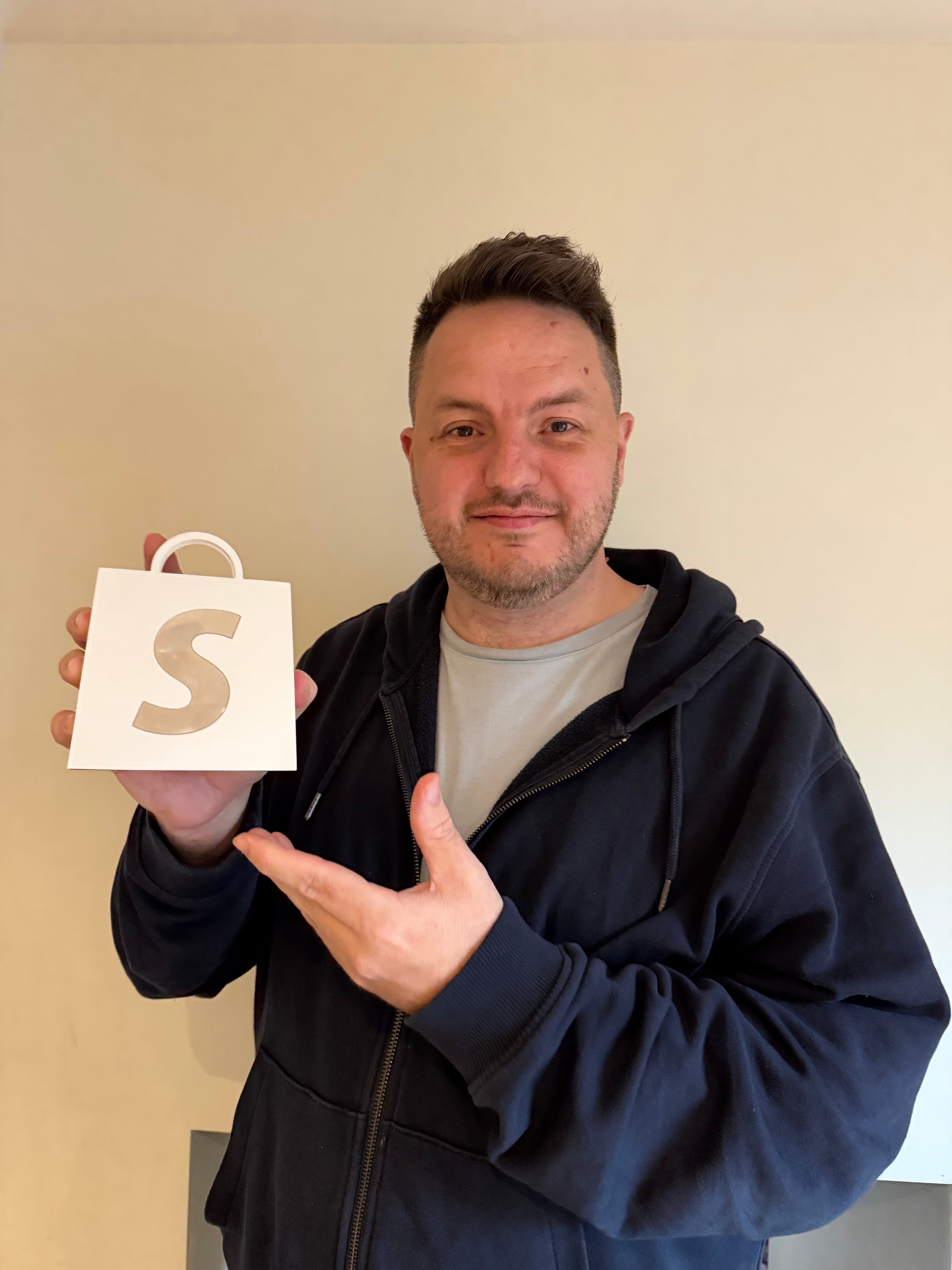 Dean Keating with Shopify Award